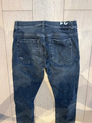Dondup jeans - Skick: 9/10 | modell: George | storleks ettikter är bortklippta men sitter som 29 i George 