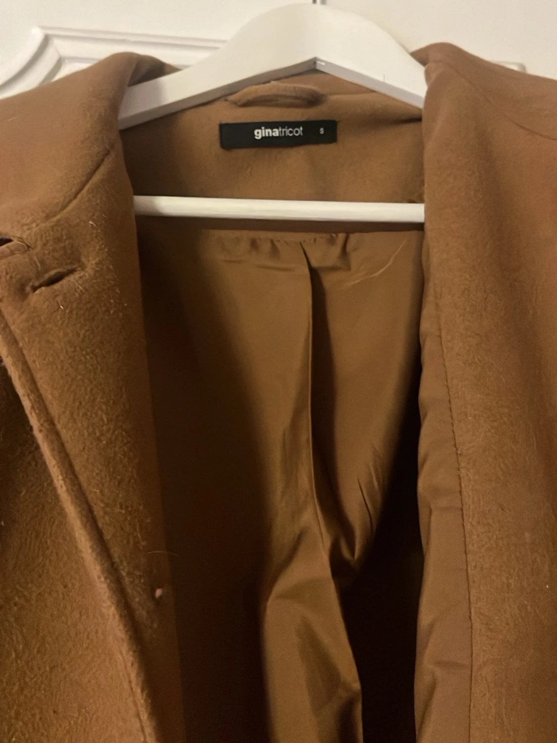 Brun kappa med bälte från Gina  - 2