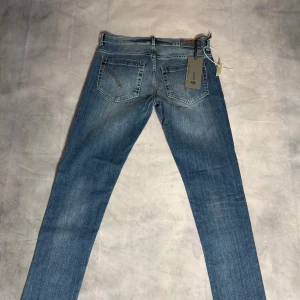 Dondup jeans George - Dondup jeans| Storlek 32| Helt nya med tags| Nypris= 4000|