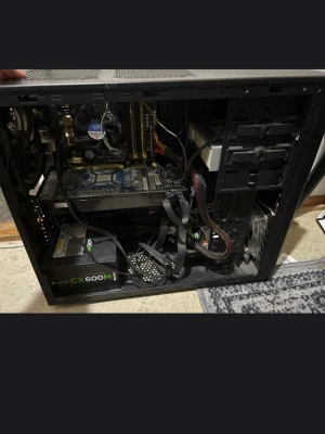 Asus gaming dator  - Säljer min pc då jag inte behöver den längre byte kan ge mot en ps5 eller Mac . Pris kan diskuteras finns i Solna Stockholm 