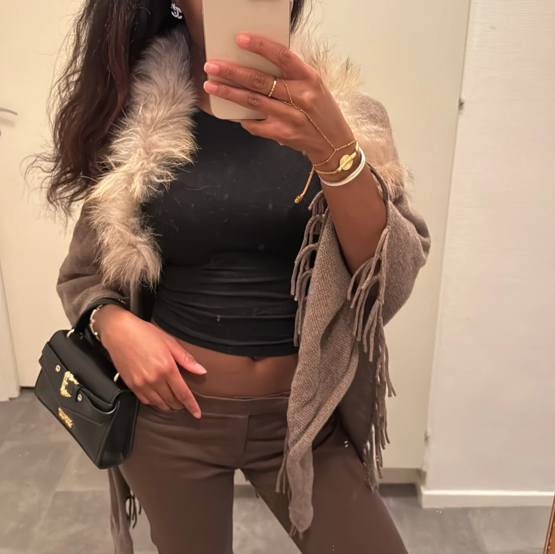 Poncho med fuskpäls  - 3