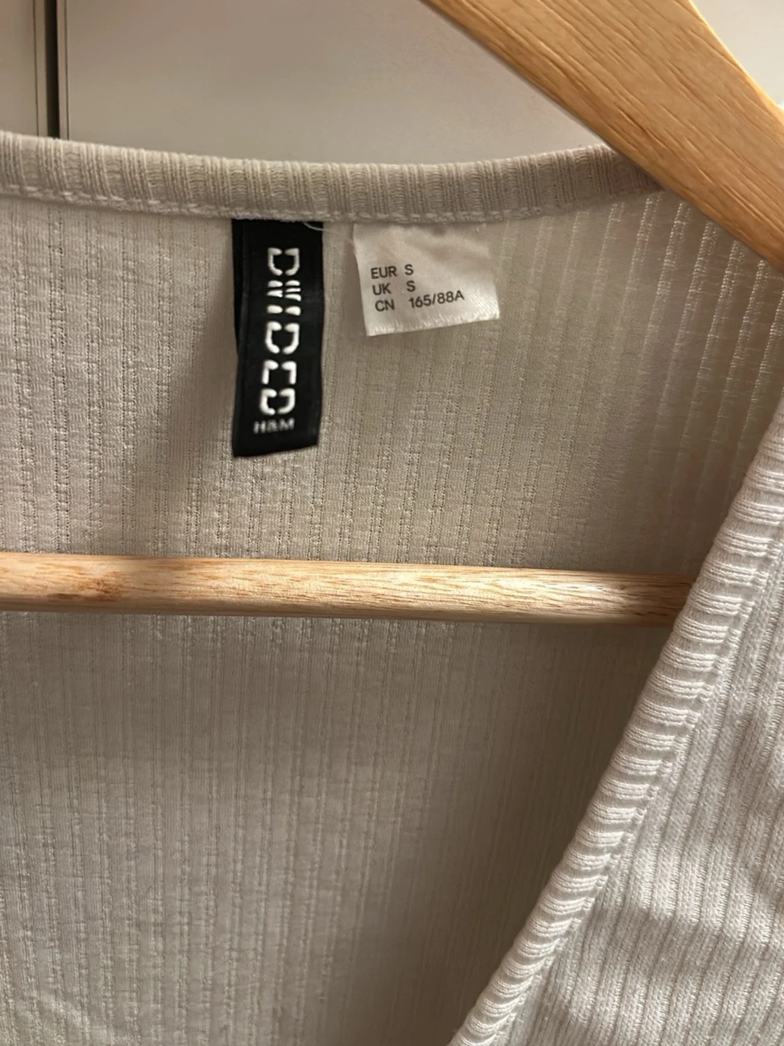 Vit ribbad cardigan från Divided - 1