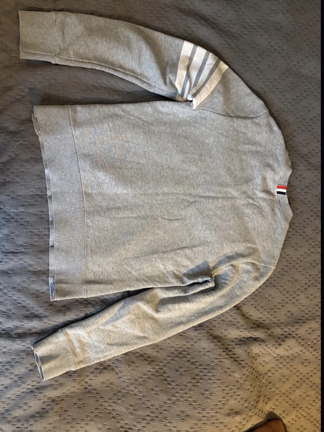 Grå sweatshirt från Thom Browne - 1