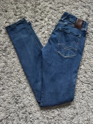 Replay Anbass blå jeans  - Mörkblå Replay Anbass jeans | Storlek 30/34 | Fint skick | Ställ gärna frågor 🙌🏼| Pris kan diskuteras 💰