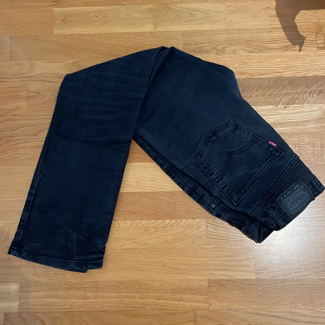 Svarta Levis jeans