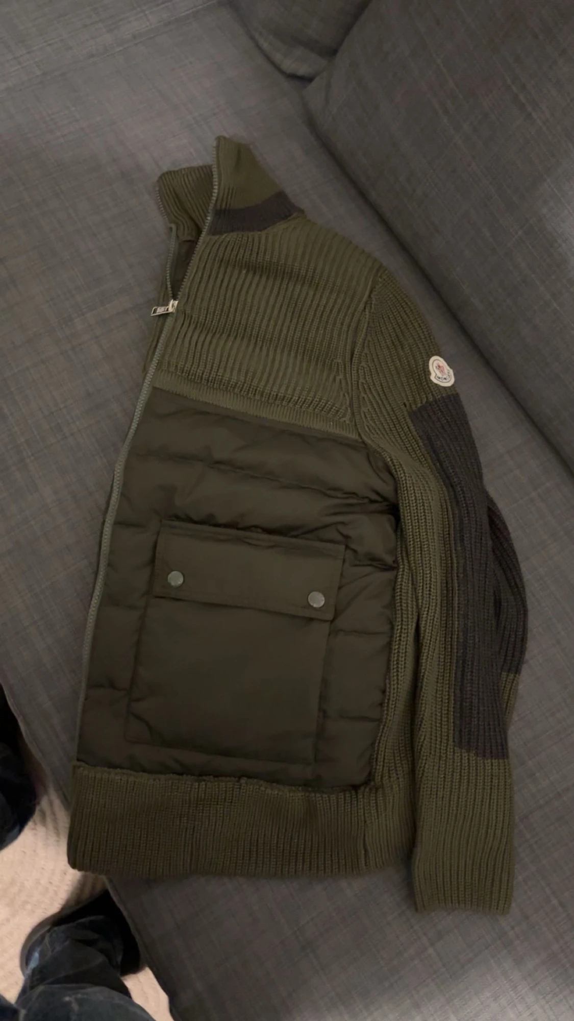 Unik olivgrön Moncler cardigan jacka