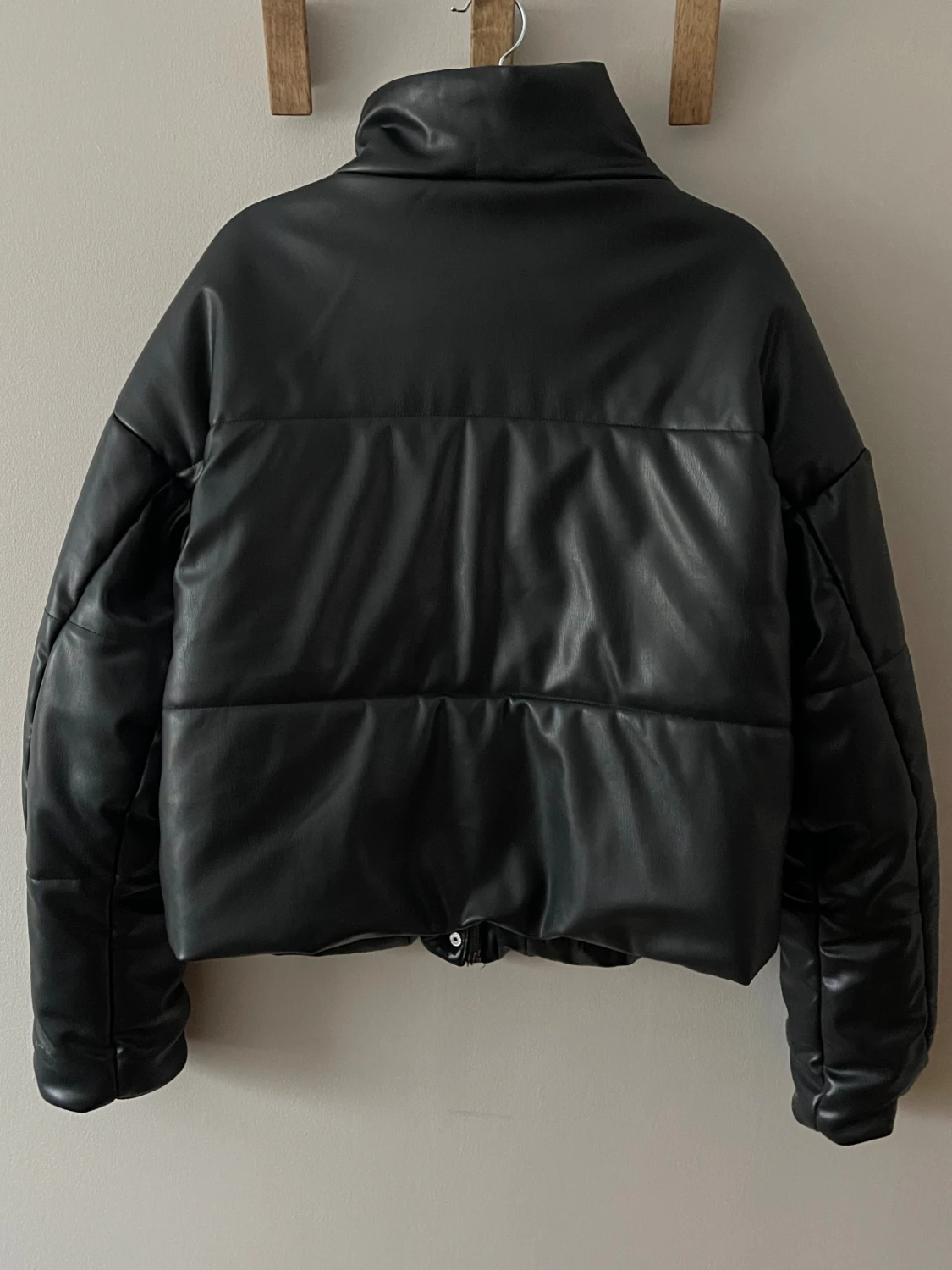 Svart pufferjacka från NA-KD - 3