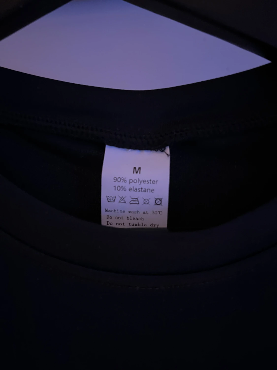 Svart basic t-shirt i polyester - 1