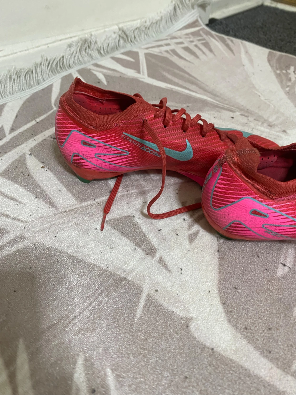 Nike röda fotbollsskor Flyknit - 2