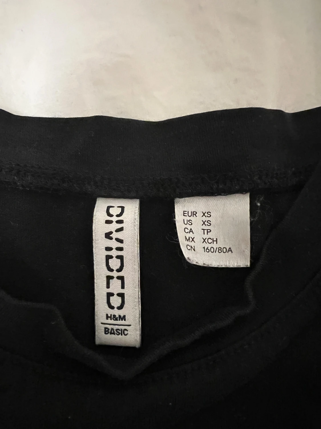 Svart kortärmad topp från H&M Divided - 2