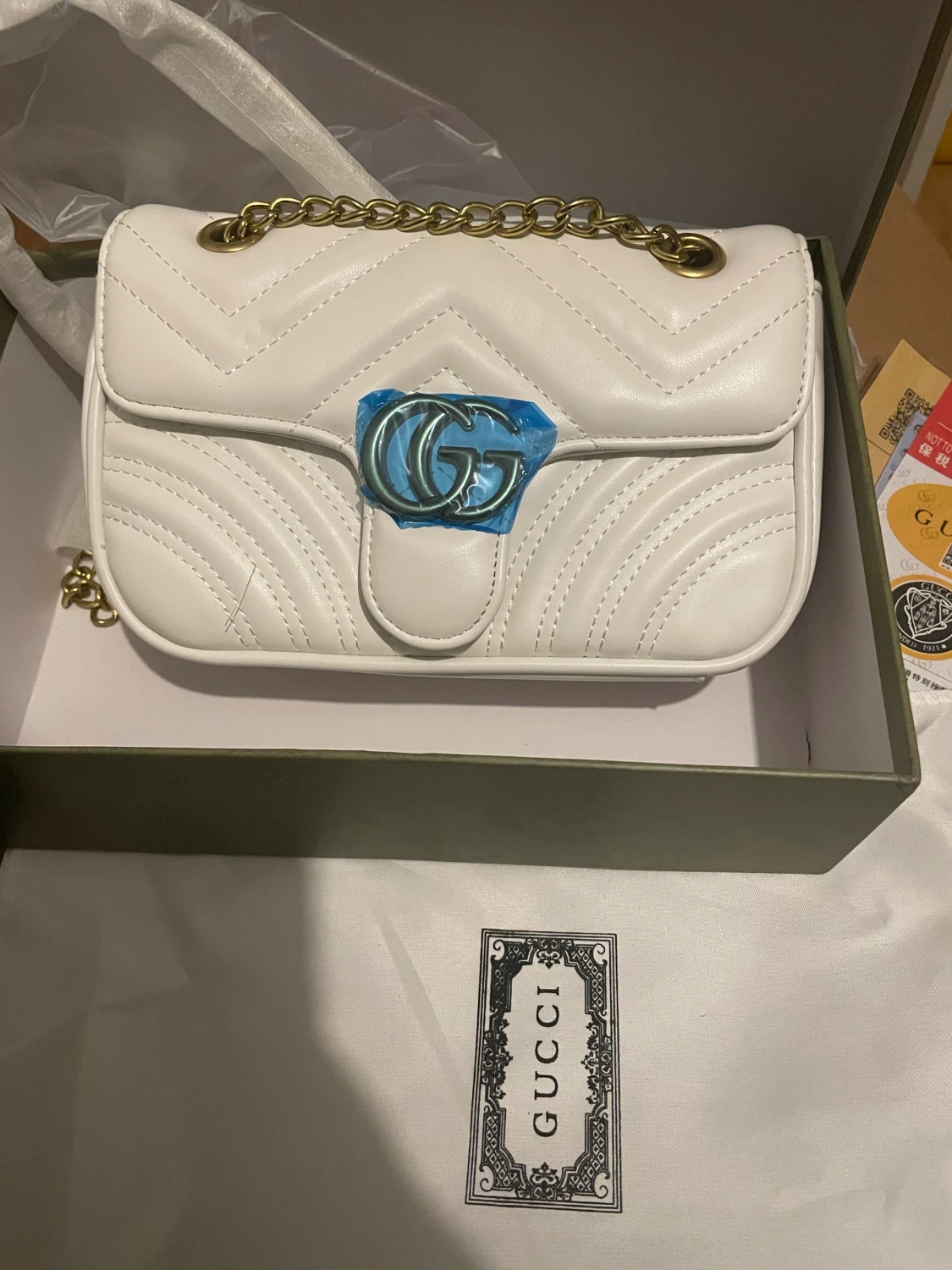 Vit quiltad axelväska från Gucci