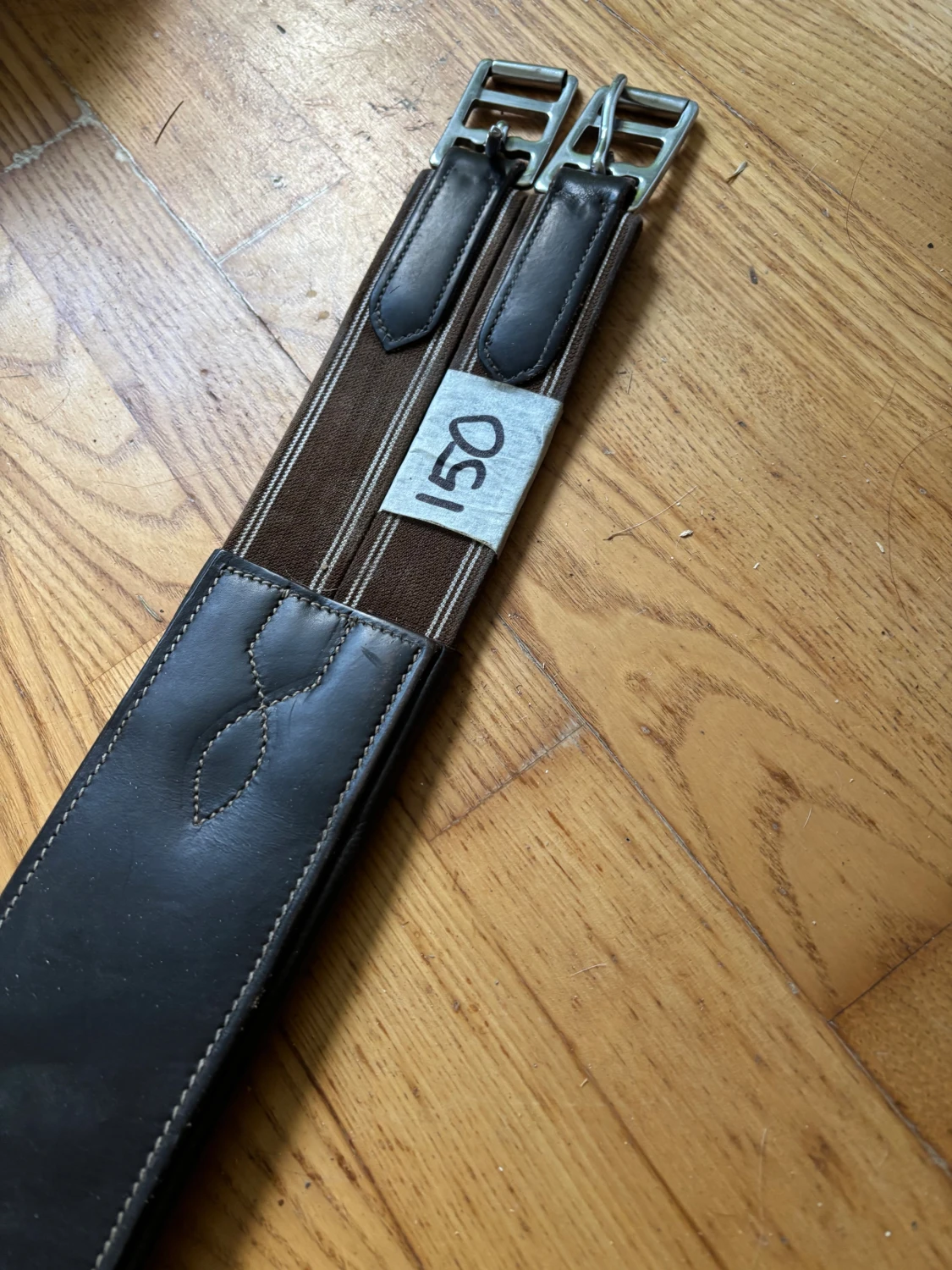 Svart och rosa anatomisk sadelgjord - 1