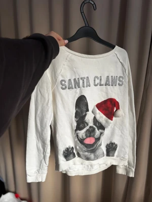 Vit jultröja med hund och tomteluva - Jättesöt Jultröja !!! 🎅 🤶 🎄 