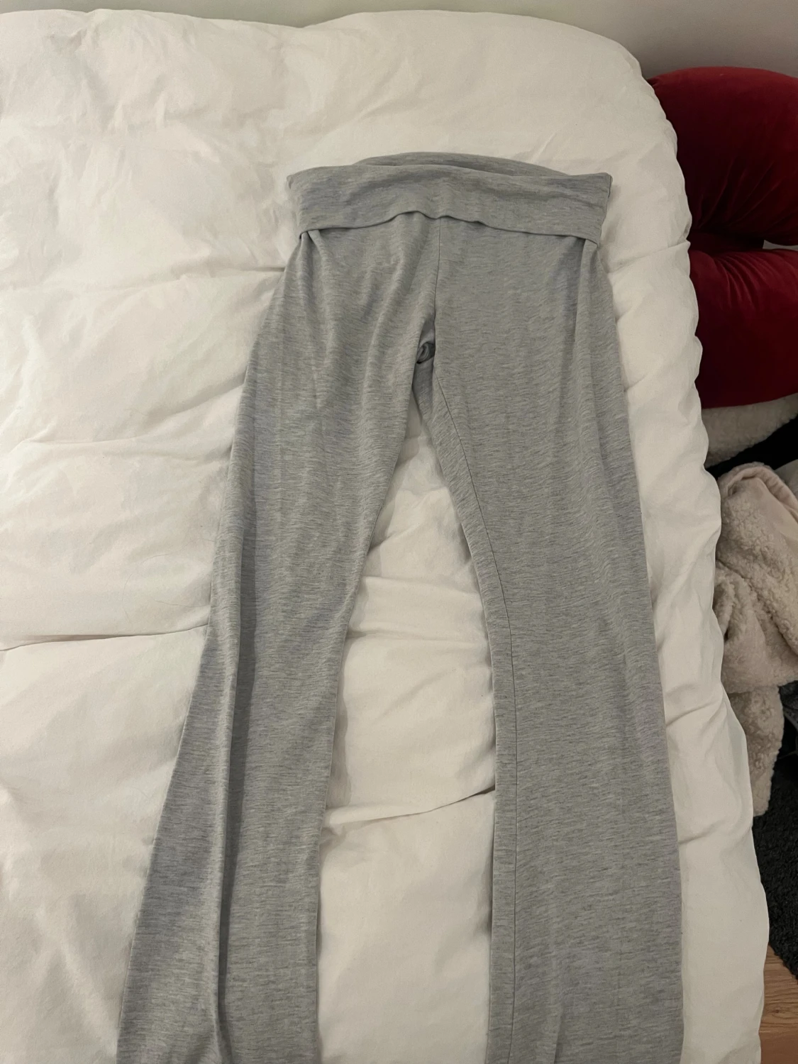 Grå mjukisbyxor från Nelly, storlek S - 2