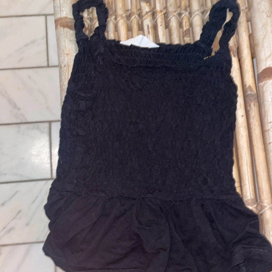 Svart smockad linnetopp från H&M