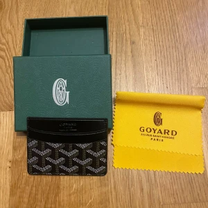 Goyrd Korthållare - Snygg och stilren korthållare 