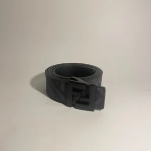 Fendi bälte  - Säljer nu ett helt nytt Fendi bälte, för fler info det är bara att kontakta!💫