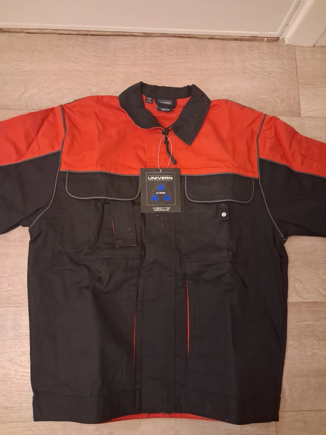 Svart och orange vindjacka från Univern - 1