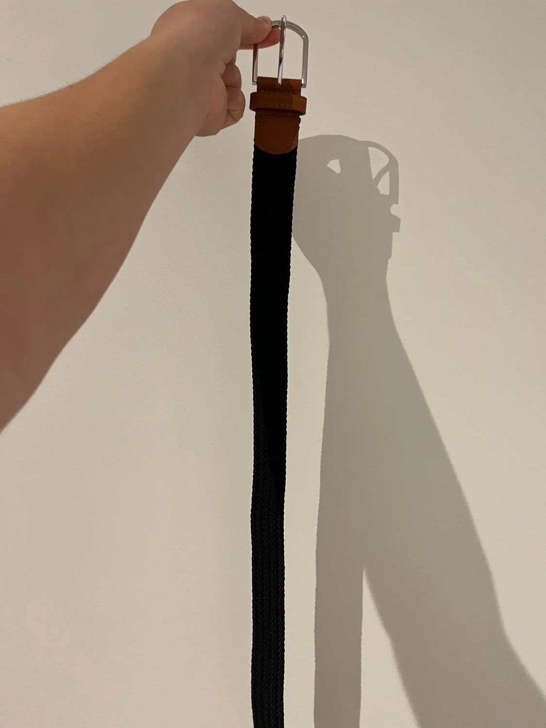 Svart flätat bälte med bruna detaljer - 3