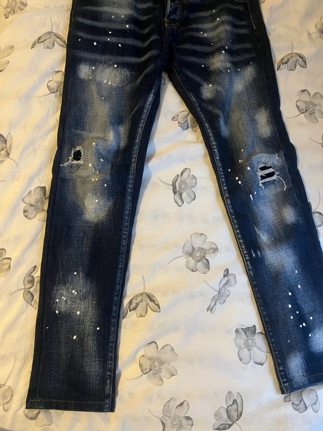 Dsquared2 blå jeans med slitningar