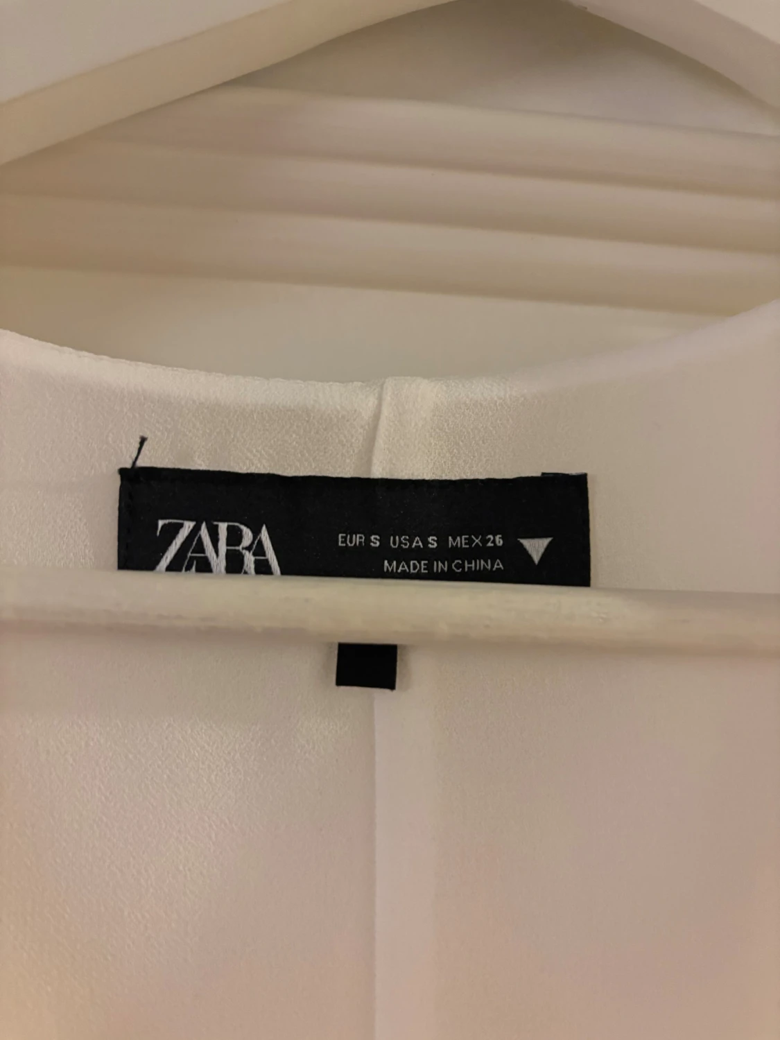 Vit sarin topp från Zara - 1