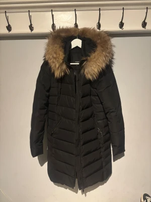 Rock and Blue  - Svart vinterjacka. Mycket fint skick. Storlek 40 men mer som 38. 