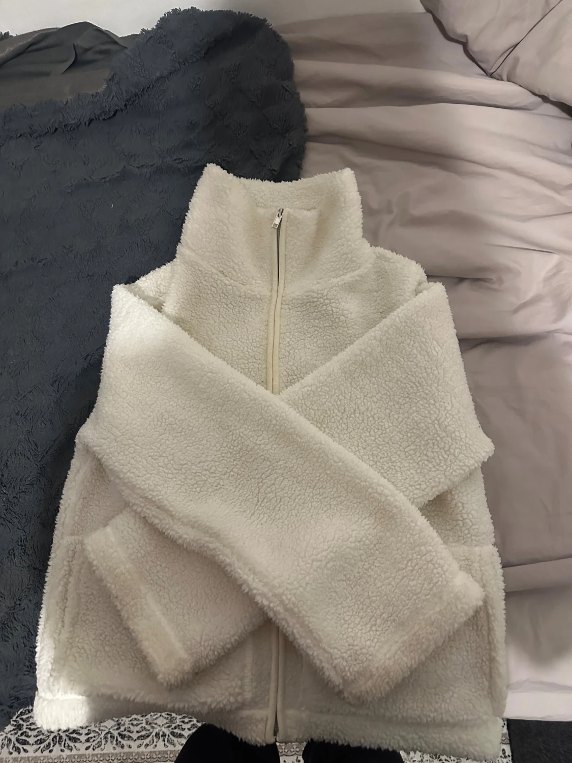 Vit teddyjacka från 157, storlek S - 1