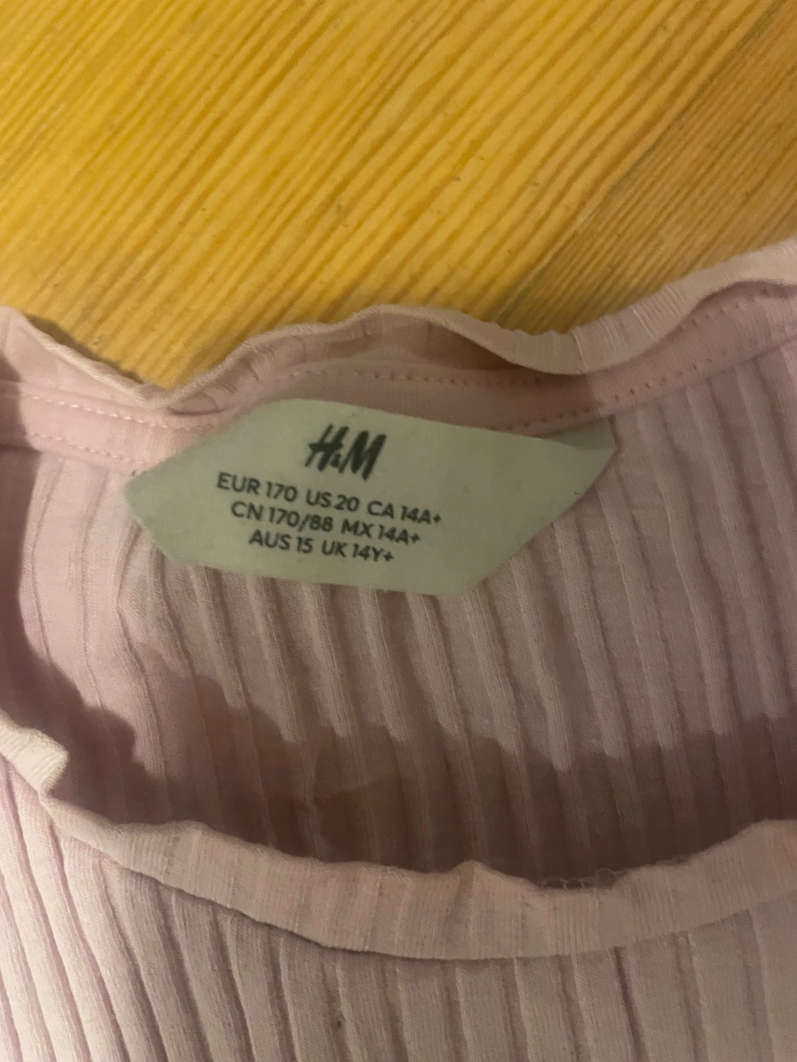 Ljusrosa ribbad topp från H&M - 1