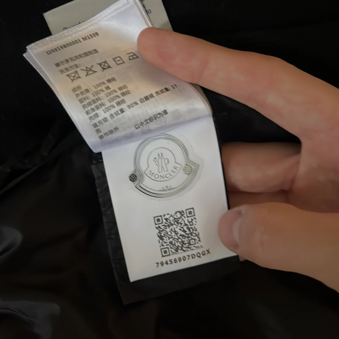 Svart pufferjacka från Moncler - 4