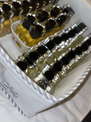 Flera exklusiva parfymflaskor - Inspirerade parfymer som Side effect , altahir ,god of  fire ,Grand soir, ysl myslf , ysl Y , erba pura ,blond amber, creed absolut ,boss the scent, och massor för endast 250kr/50 ml