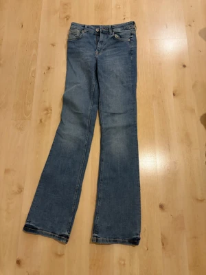 Zara bootcut jeans - Väldigt fina, aldrig använda 