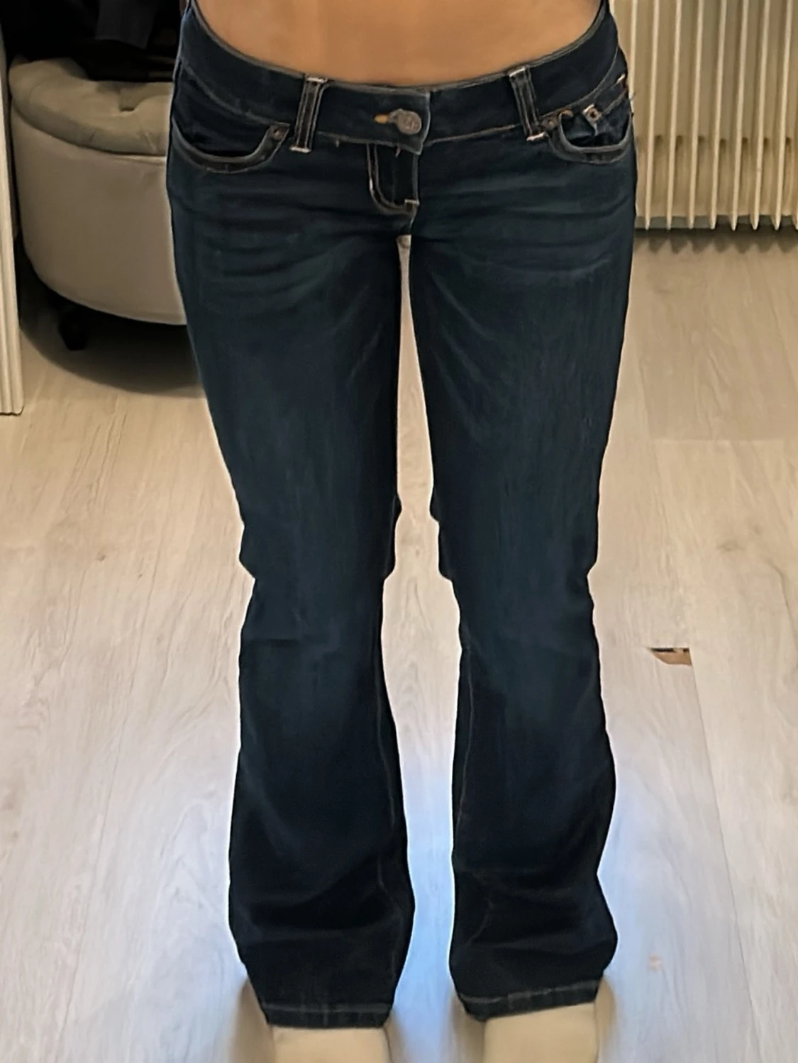 Mörkblåa bootcut jeans från G.Rise - 4
