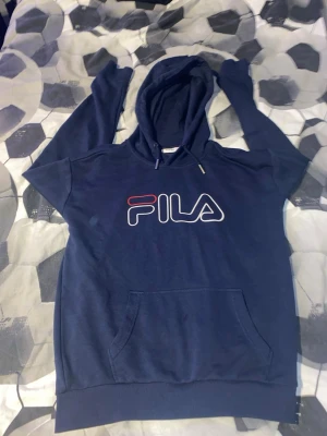 Fila hoodie  - En helt ny fila hodde som är skön att ha efter träning eller bara en chill dag 