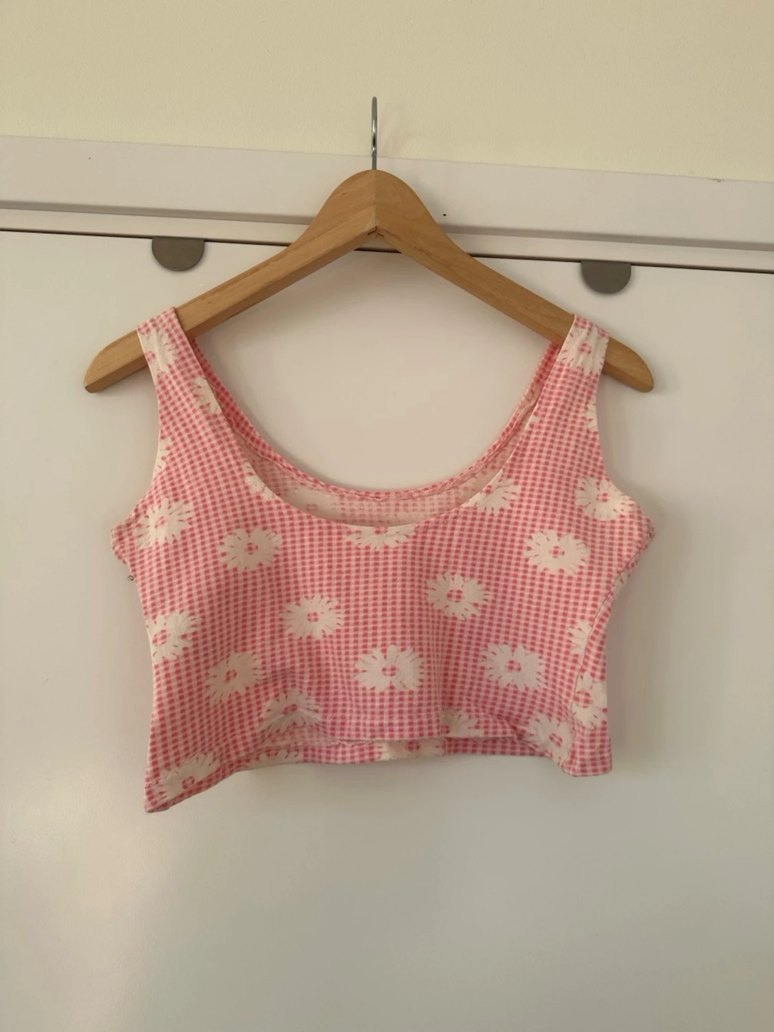 Rutig rosa croppat linne - 1