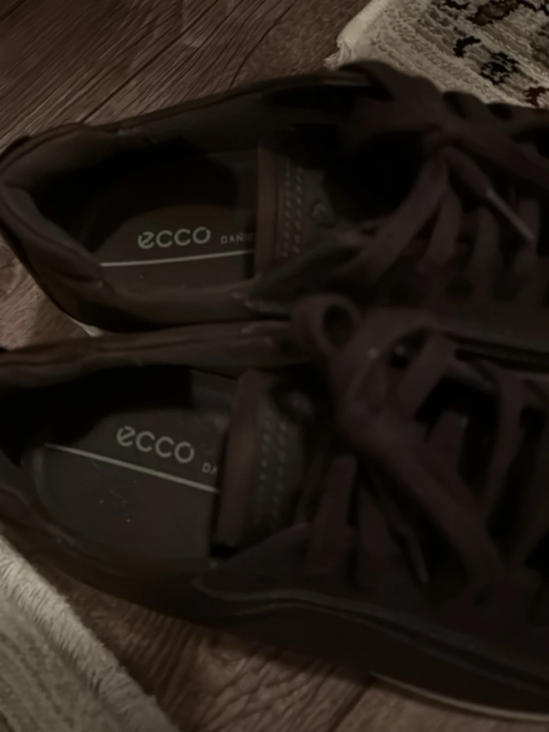 Bruna sneakers från Ecco med vit sula - 4