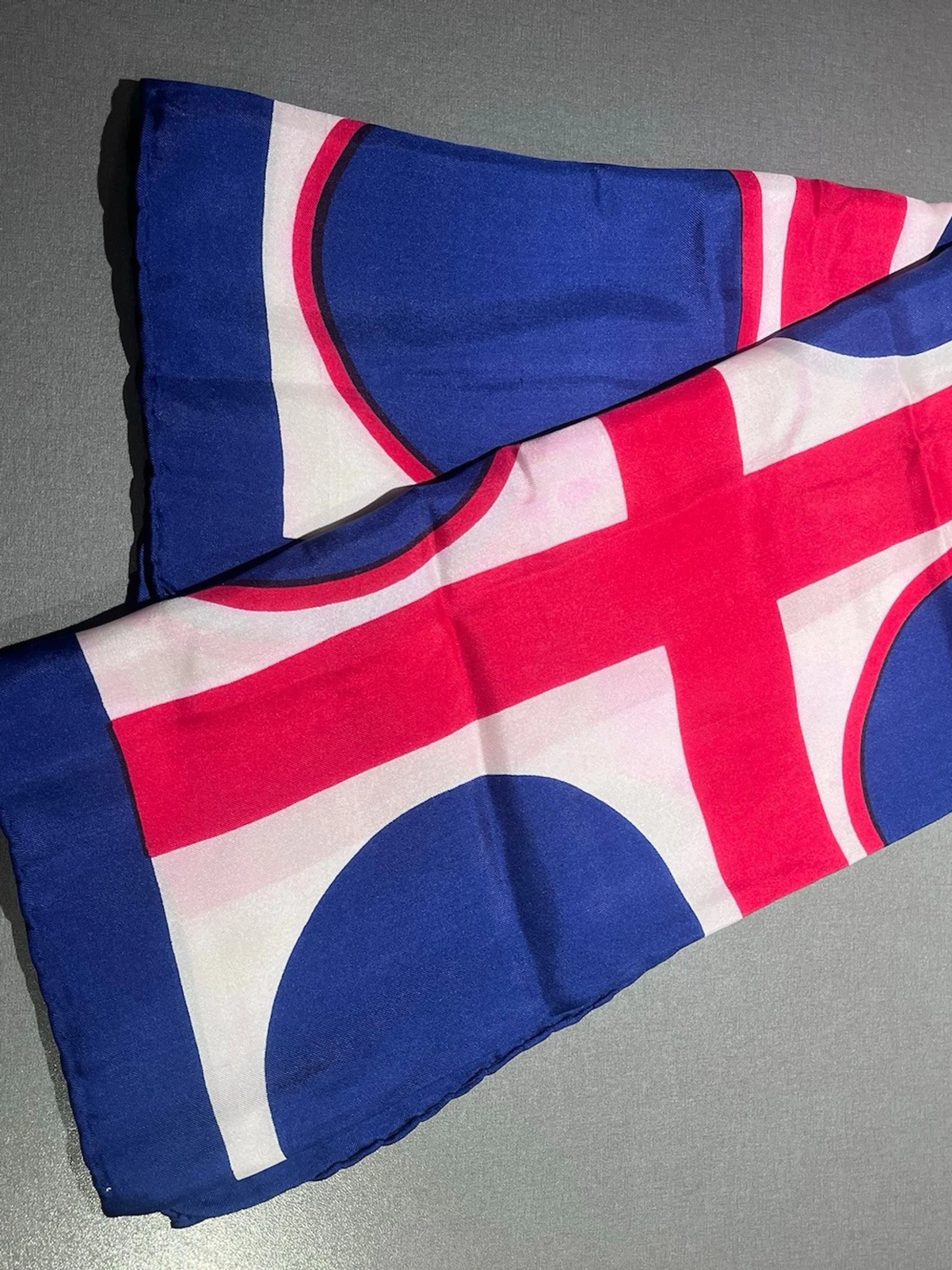 Scarf med grafiskt mönster - 1