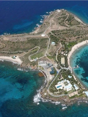 Privat Ö - Säljer nu min privata ö eftersom att jag inte har tid att ta hand om den. Pris jan diskuteras🤪👍 (ignorera min mormor)