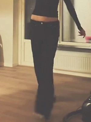 Wide jeans - Vida mörkblåa jeans från lager 157, passar om man är lång typ upp till 180cm (jag är 175cm)