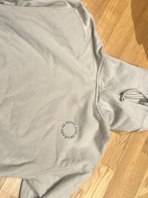 lager 157 hoodie beige - snygg hoodie beige 