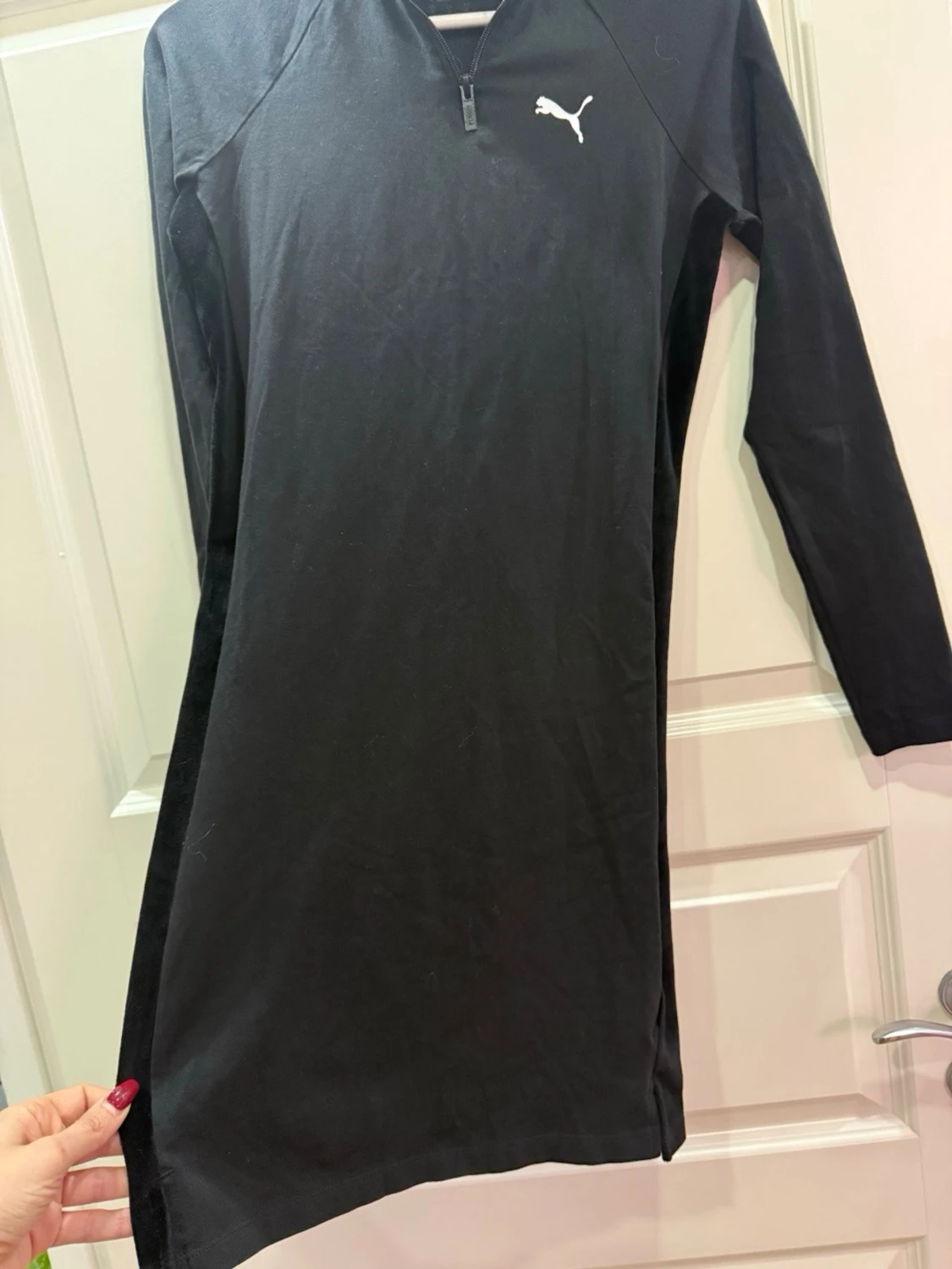 Svart långärmad klänning från Puma - 2