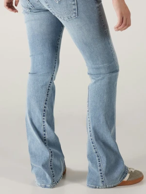 True religion jeans  - Säljer dem populära low waist true religion jeansen, då dem blivit för stora💖 Storlek w25/S/M. Passar nog dem som vanligtvis har storlek 34/36/38 i byxor! Använd väldigt få gånger! Bilderna är sen i våras! Skriv om ni har frågor eller andra funderingar🤗 orginalpris:1200kr