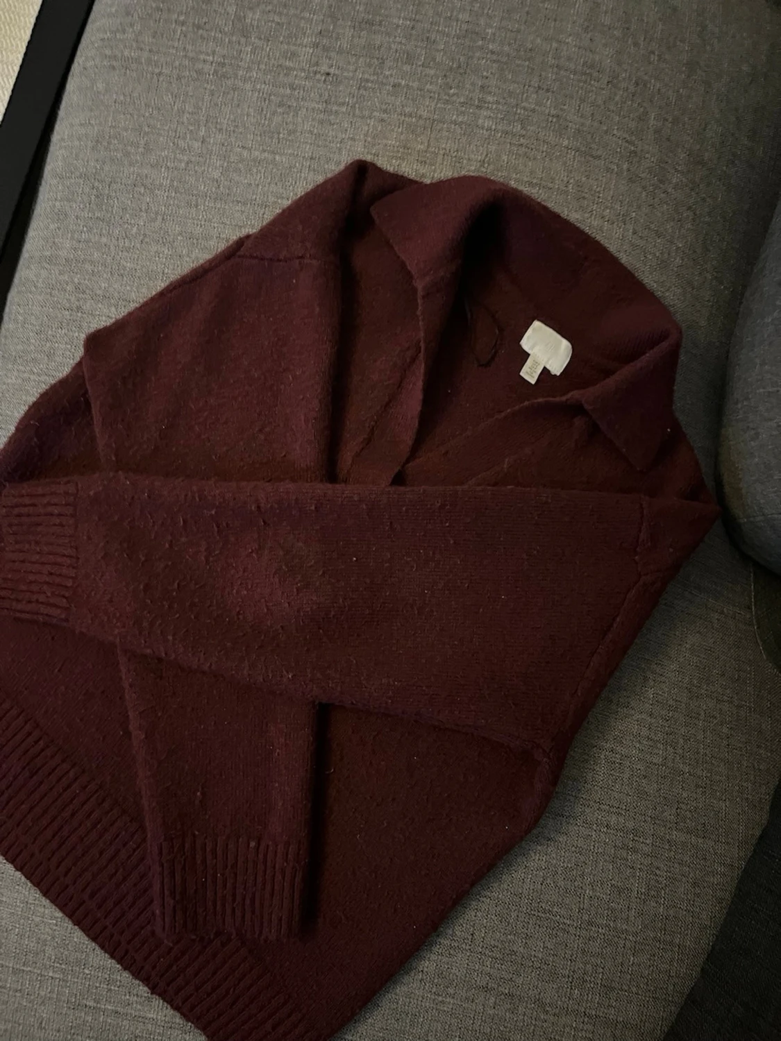 Vinröd stickad kofta från H&M