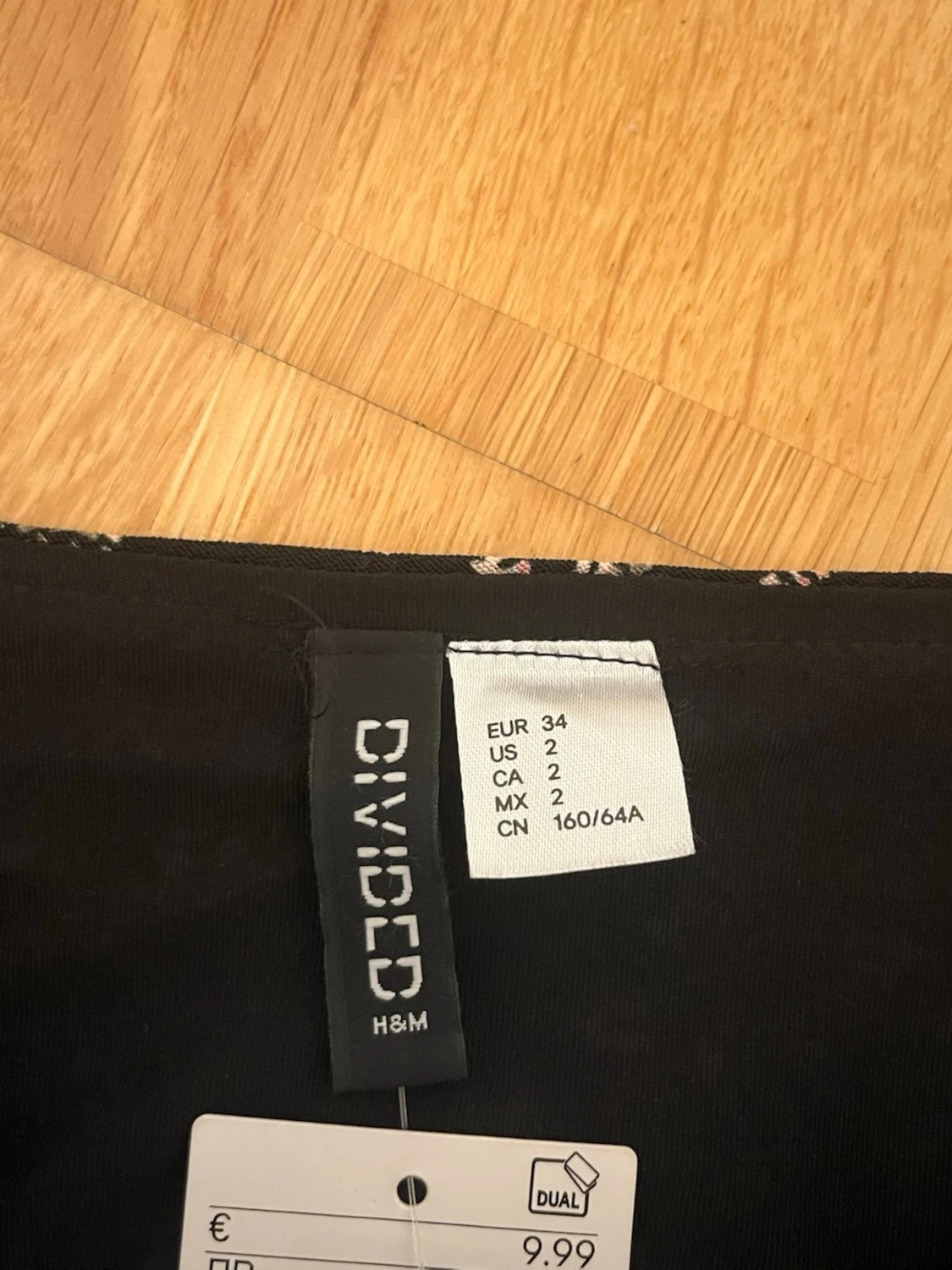Svart blommig kjol från H&M Divided - 2