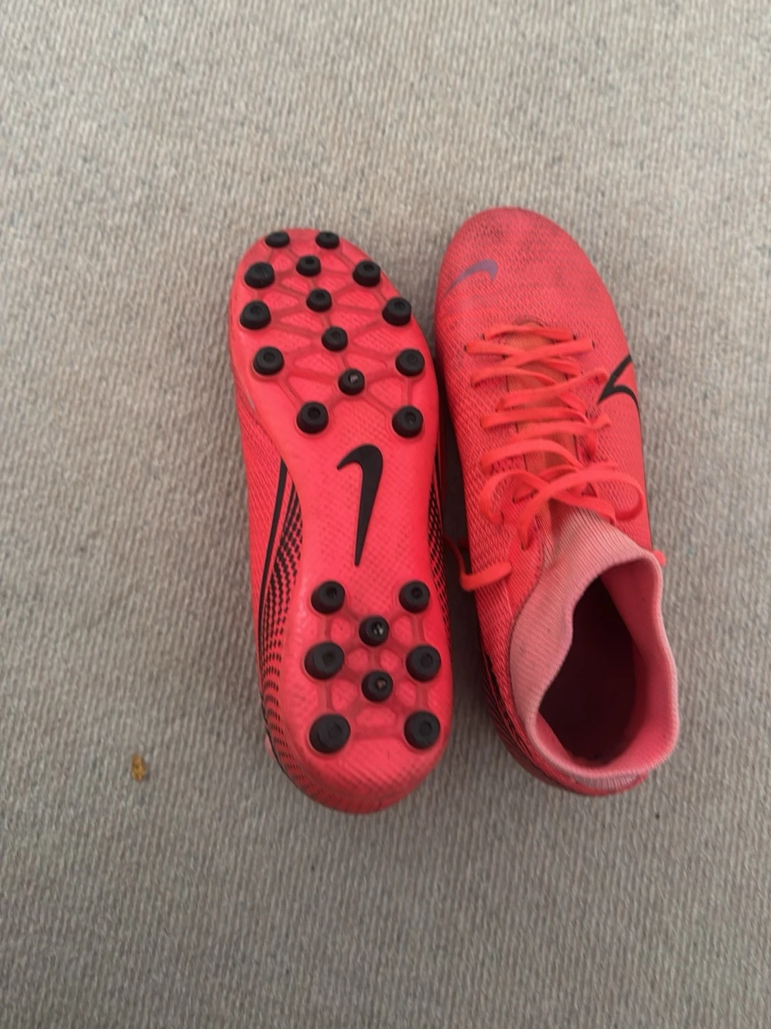 Röda Nike fotbollsskor med dobbar - 2