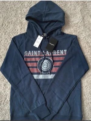 INTRESSEKOLL saint Laurent hoodie  - INTRESSEKOLL på saint Laurent hoodie storlek M men passar på S. 10/10 i skick skriv vid intresse 