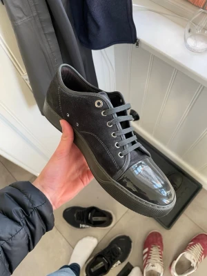 Svarta lanvins (SÖKER BYTEN) - Strl 44 eu Endast byten allt är intressant!