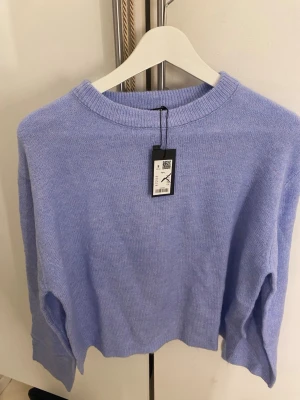 Stickad tröja - Blå tröja 