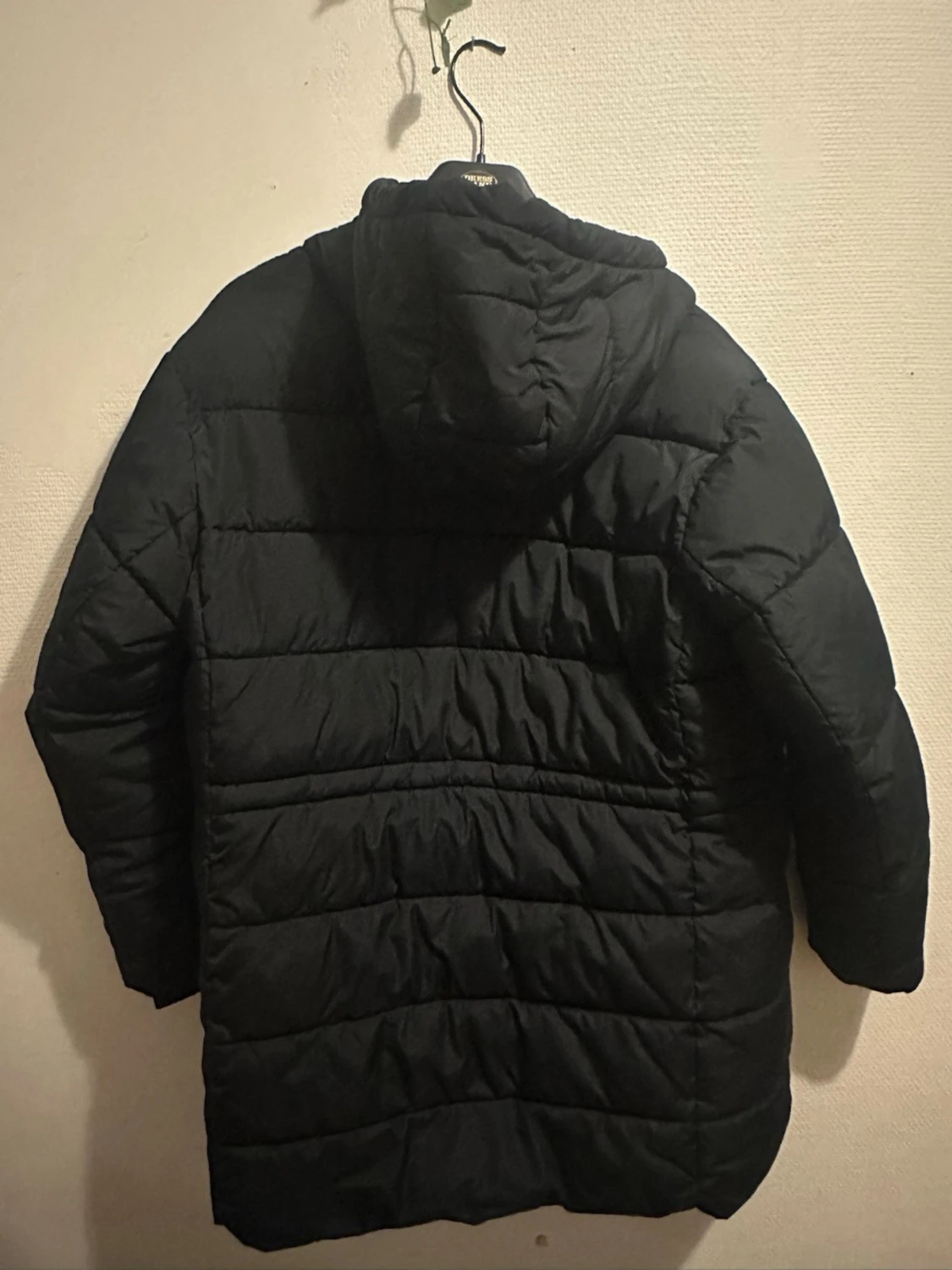 Svart lång pufferjacka från Y.A.S - 2