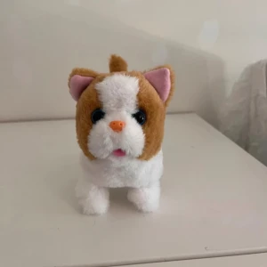 Leksaks hund - Den är aldrig använd och köpt tidigare i år. Den kan göra hund ljud och gå.