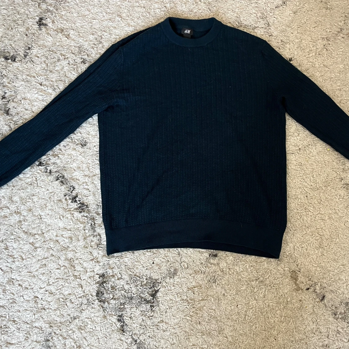 Mörkblå stickad tröja från H&M - 1